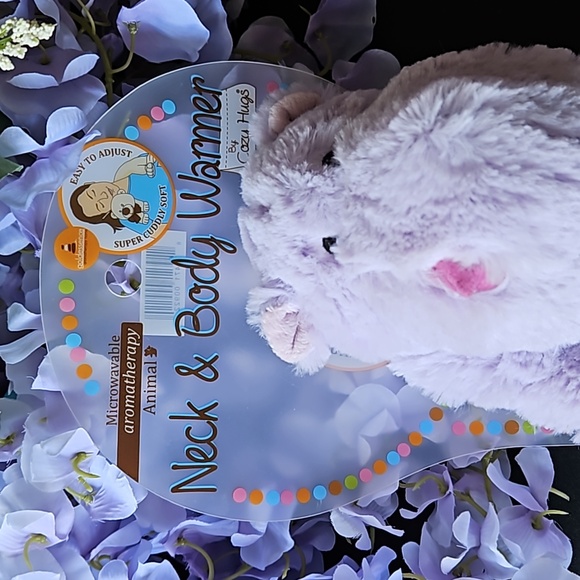 💘 Cozy Hugs Large Purple Hippo Plush Neck & Body Warmer NWT - Picture 1 of 9
